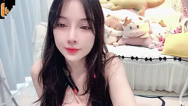 Snapshot of AKiKi711 chatting on 09-15-25, 05:07 AKiKi711 online show from 09-15-25, 05:07