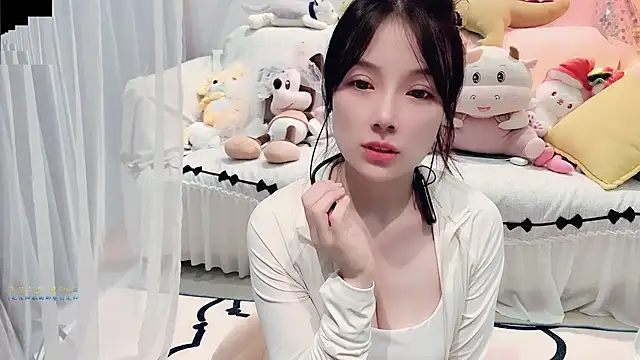 Snapshot of AKiKi711 chatting on 09-20-25, 04:52 AKiKi711 online show from 09-20-25, 04:52