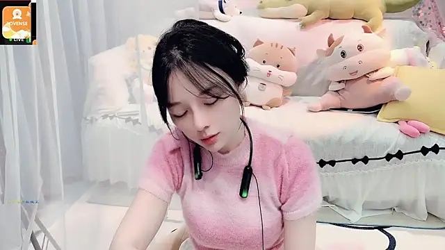 Snapshot of AKiKi711 chatting on 10-07-25, 03:20 AKiKi711 online show from 10-07-25, 03:20