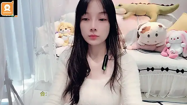 Snapshot of AKiKi711 chatting on 10-26-25, 04:18 AKiKi711 online show from 10-26-25, 04:18