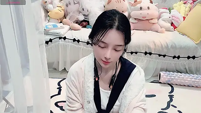 AKiKi711 online show from 04-28-26, 04:56