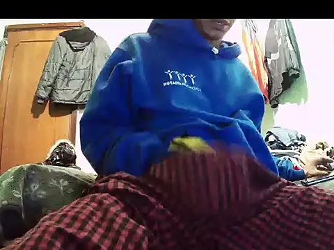 Snapshot of andrescaraballo chatting on 04-20-26, 05:21 andrescaraballo online show from 04-20-26, 05:21