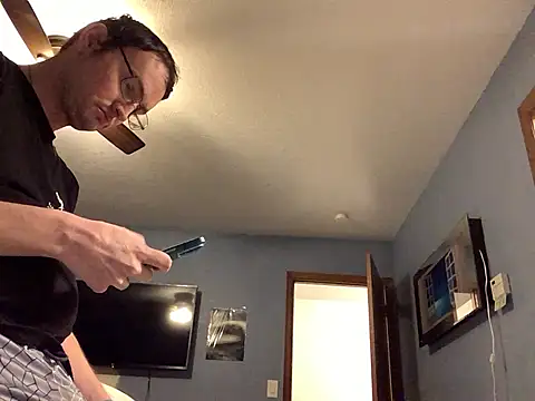 Hebrewhammers42 online show from 01-27-25, 06:19