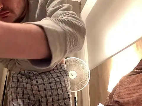 Snapshot of Hebrewhammers42 chatting on 02-01-26, 07:23 Hebrewhammers42 online show from 02-01-26, 07:23