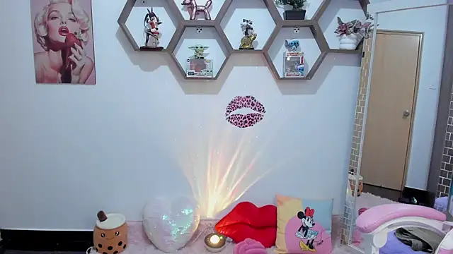 Snapshot of SharonSander chatting on 03-13-25, 08:59 SharonSander online show from 03-13-25, 08:59