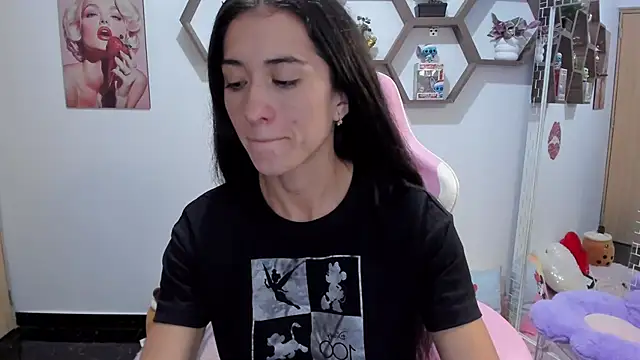 Snapshot of SharonSander chatting on 03-23-25, 03:43 SharonSander online show from 03-23-25, 03:43