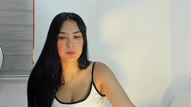 bella hadid1  online show from 03-01-26, 07:49