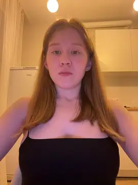 Snapshot of Eva_Weyne chatting on 05-14-26, 09:21 Eva Weyne online show from 05-14-26, 09:21