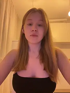 Snapshot of Eva_Weyne chatting on 06-10-26, 08:41 Eva Weyne online show from 06-10-26, 08:41
