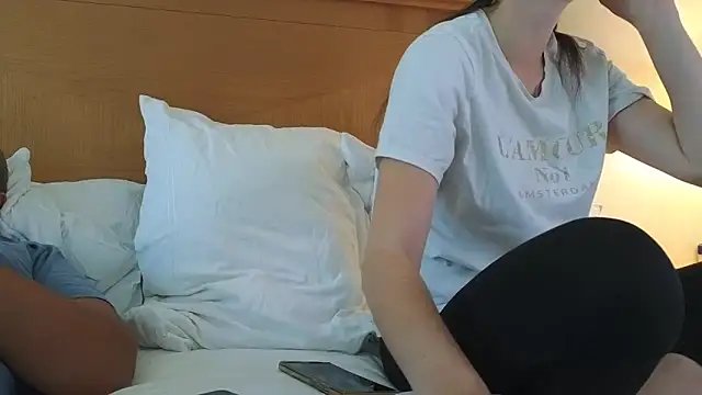 Mr-and-Mrs-Smith online show from 04-28-26, 09:58