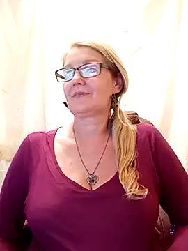 Snapshot of irinamaux chatting on 01-31-25, 05:10 irinamaux online show from 01-31-25, 05:10
