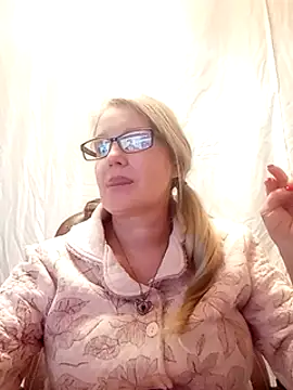 Snapshot of irinamaux chatting on 02-05-25, 01:22 irinamaux online show from 02-05-25, 01:22