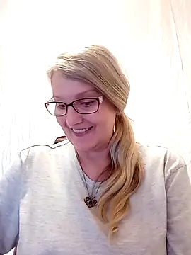 Snapshot of irinamaux chatting on 02-09-25, 10:20 irinamaux online show from 02-09-25, 10:20