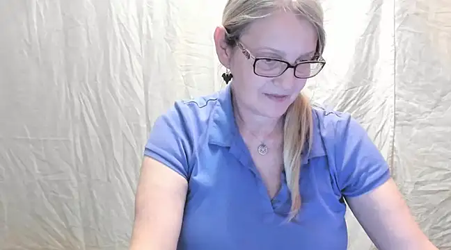 Snapshot of irinamaux chatting on 02-20-25, 08:14 irinamaux online show from 02-20-25, 08:14