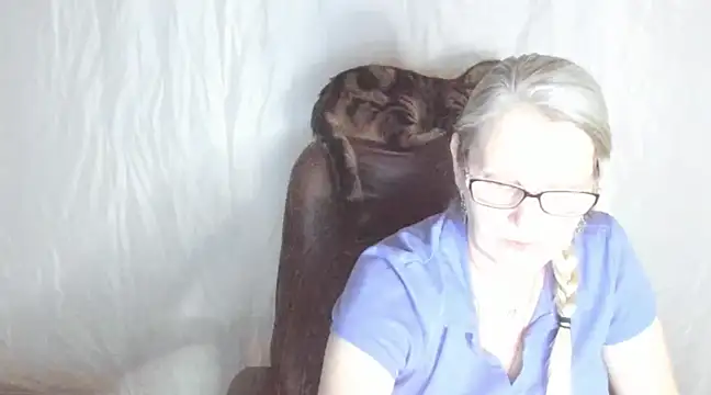 Snapshot of irinamaux chatting on 02-25-25, 05:58 irinamaux online show from 02-25-25, 05:58
