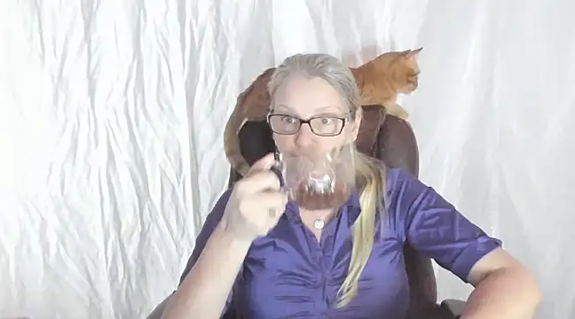 Snapshot of irinamaux chatting on 02-27-25, 10:26 irinamaux online show from 02-27-25, 10:26