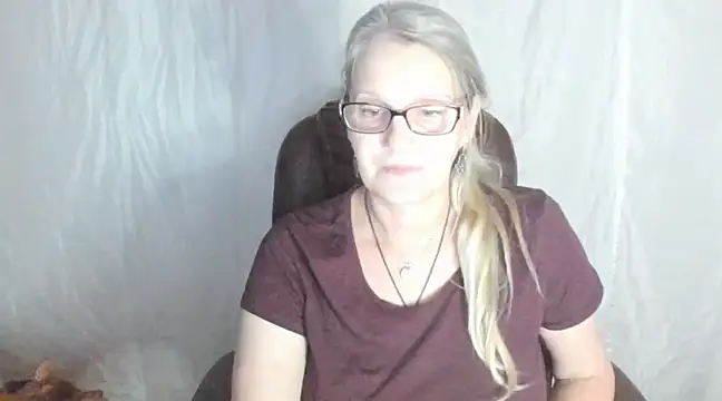 Snapshot of irinamaux chatting on 02-27-25, 07:37 irinamaux online show from 02-27-25, 07:37