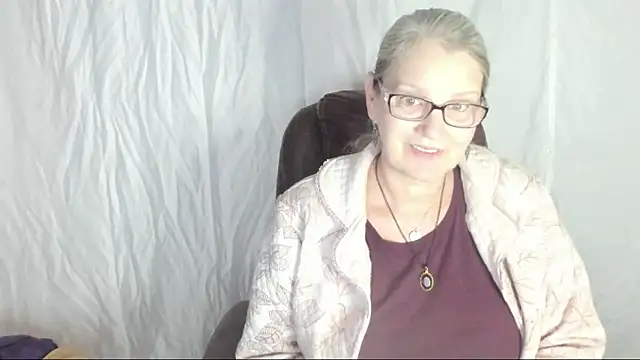 Snapshot of irinamaux chatting on 02-28-25, 08:09 irinamaux online show from 02-28-25, 08:09