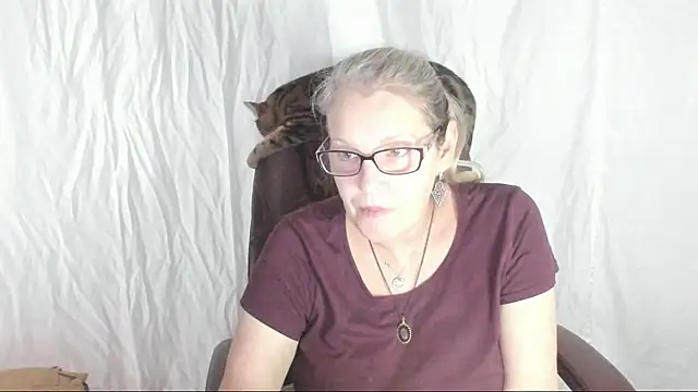 Snapshot of irinamaux chatting on 03-02-25, 08:48 irinamaux online show from 03-02-25, 08:48