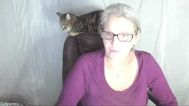 Snapshot of irinamaux chatting on 03-07-25, 02:25 irinamaux online show from 03-07-25, 02:25
