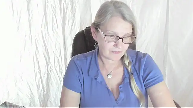 Snapshot of irinamaux chatting on 03-07-25, 09:51 irinamaux online show from 03-07-25, 09:51
