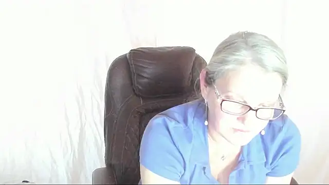 Snapshot of irinamaux chatting on 03-22-25, 11:53 irinamaux online show from 03-22-25, 11:53