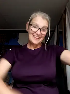 Snapshot of irinamaux chatting on 09-09-25, 02:55 irinamaux online show from 09-09-25, 02:55