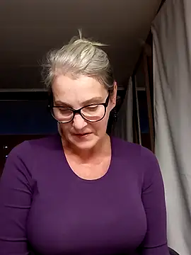 Snapshot of irinamaux chatting on 09-26-25, 12:36 irinamaux online show from 09-26-25, 12:36