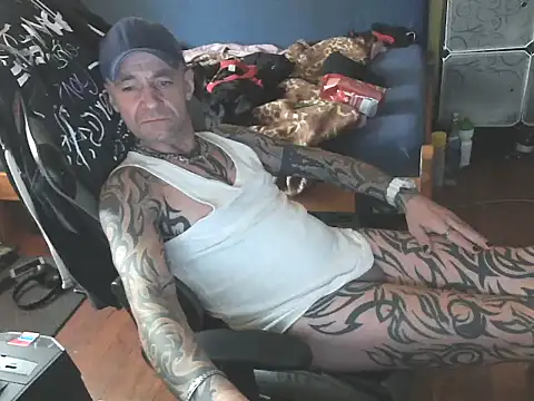 Snapshot of Tomi18cmm2 chatting on 09-27-25, 01:16 Tomi18cmm2 online show from 09-27-25, 01:16