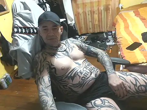 Snapshot of Tomi18cmm2 chatting on 02-05-26, 09:19 Tomi18cmm2 online show from 02-05-26, 09:19