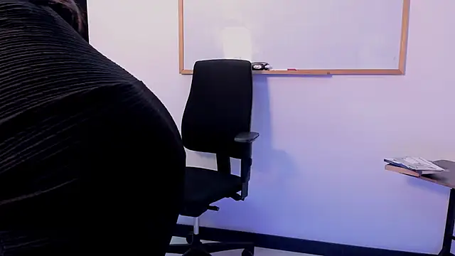 Sofi Perez  online show from 10-10-25, 11:42