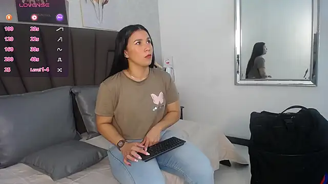 Sofi Perez  online show from 05-25-26, 11:16