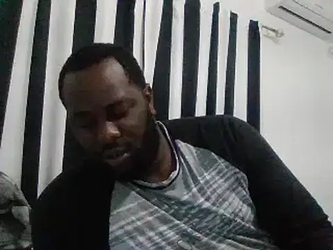 Snapshot of Bighood_T chatting on 12-06-24, 02:13 Bighood T online show from 12-06-24, 02:13