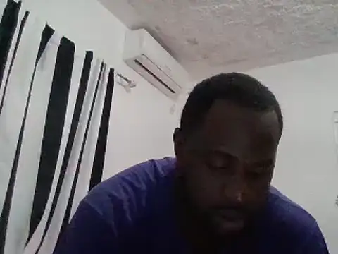 Snapshot of Bighood_T chatting on 12-12-24, 02:37 Bighood T online show from 12-12-24, 02:37