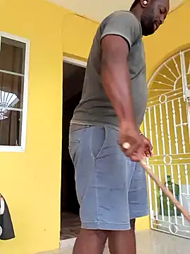 Snapshot of Bighood_T chatting on 12-22-24, 07:10 Bighood T online show from 12-22-24, 07:10