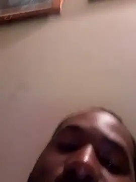 Snapshot of Bighood_T chatting on 12-24-24, 01:27 Bighood T online show from 12-24-24, 01:27