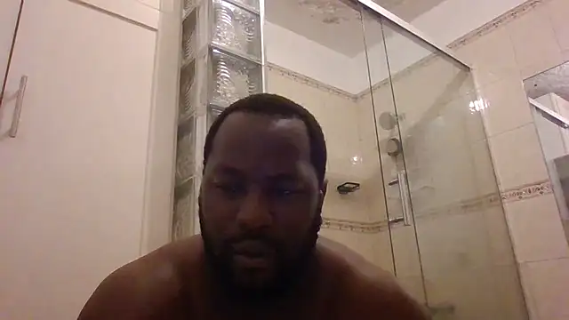 Snapshot of Bighood_T chatting on 09-17-25, 03:41 Bighood T online show from 09-17-25, 03:41