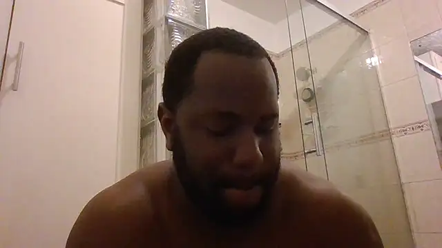 Snapshot of Bighood_T chatting on 09-18-25, 03:08 Bighood T online show from 09-18-25, 03:08