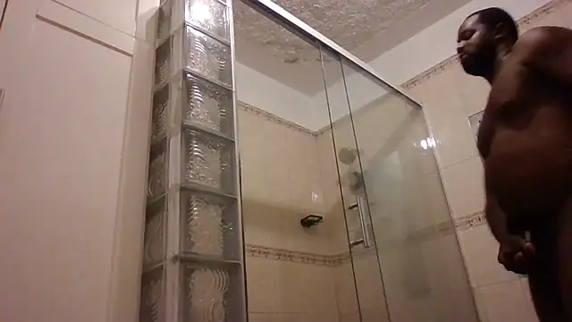 Snapshot of Bighood_T chatting on 10-02-25, 04:08 Bighood T online show from 10-02-25, 04:08