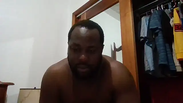 Snapshot of Bighood_T chatting on 10-09-25, 03:43 Bighood T online show from 10-09-25, 03:43