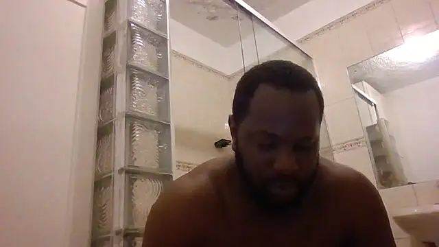 Snapshot of Bighood_T chatting on 10-15-25, 02:22 Bighood T online show from 10-15-25, 02:22