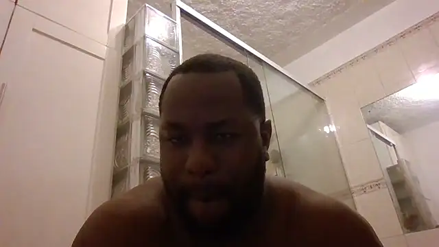 Snapshot of Bighood_T chatting on 10-24-25, 03:47 Bighood T online show from 10-24-25, 03:47