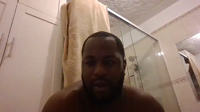 Snapshot of Bighood_T chatting on 02-09-26, 01:42 Bighood T online show from 02-09-26, 01:42