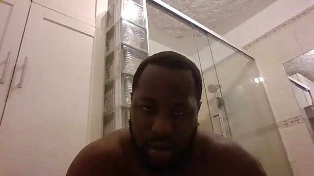 Snapshot of Bighood_T chatting on 02-17-26, 03:58 Bighood T online show from 02-17-26, 03:58