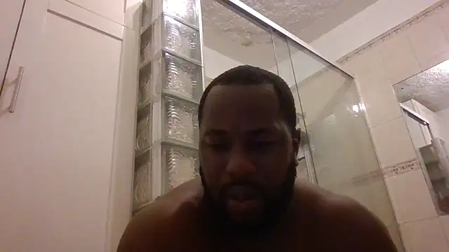 Snapshot of Bighood_T chatting on 02-18-26, 05:25 Bighood T online show from 02-18-26, 05:25