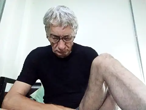 Snapshot of BIGUNCUTHARDCOCK chatting on 02-23-25, 01:02 BIGUNCUTHARDCOCK online show from 02-23-25, 01:02