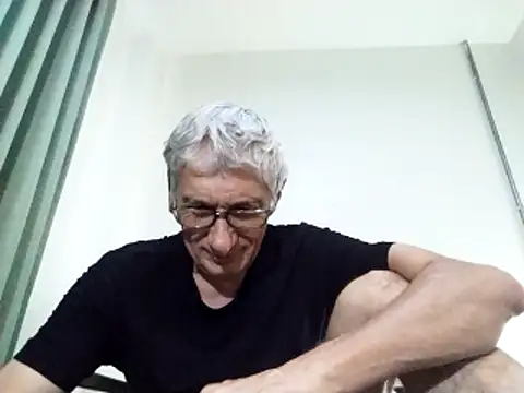 Snapshot of BIGUNCUTHARDCOCK chatting on 02-23-25, 04:07 BIGUNCUTHARDCOCK online show from 02-23-25, 04:07