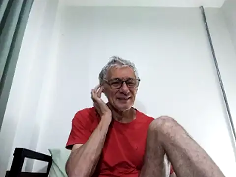 Snapshot of BIGUNCUTHARDCOCK chatting on 02-26-25, 10:26 BIGUNCUTHARDCOCK online show from 02-26-25, 10:26