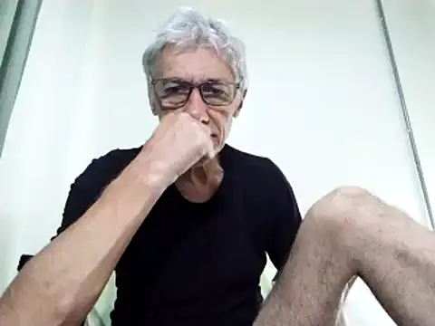 Snapshot of BIGUNCUTHARDCOCK chatting on 03-04-25, 12:50 BIGUNCUTHARDCOCK online show from 03-04-25, 12:50
