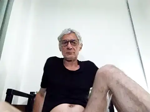 Snapshot of BIGUNCUTHARDCOCK chatting on 03-05-25, 01:50 BIGUNCUTHARDCOCK online show from 03-05-25, 01:50